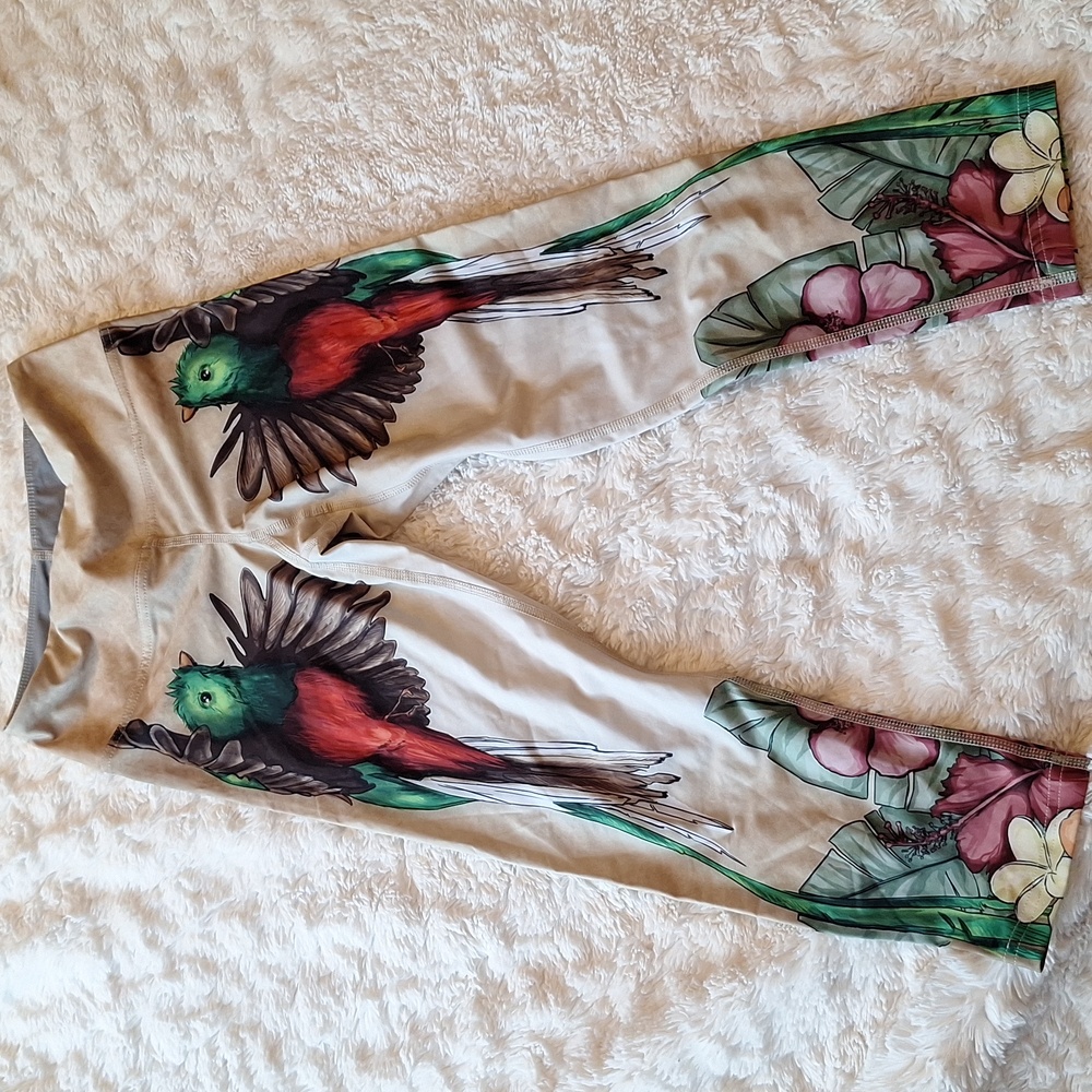 Eagle Rock Werkshop Bird & Floral Cropped Leggings Size XS Italian Fabric